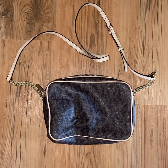 Michael Kors cross body bag - Picture 2 of 8